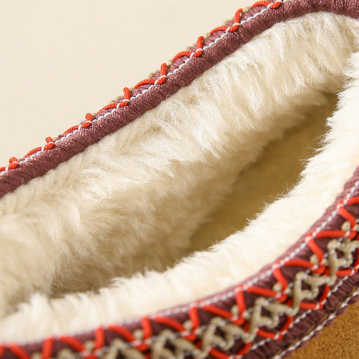 Plateau-Stiefeletten aus Wildleder mit besticktem Kragen