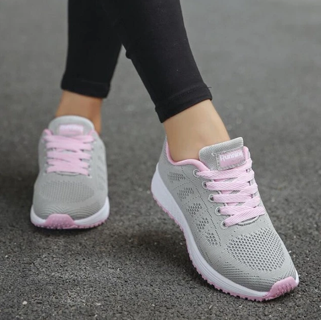 Leichte Damen Mesh-Sneaker in Weiss