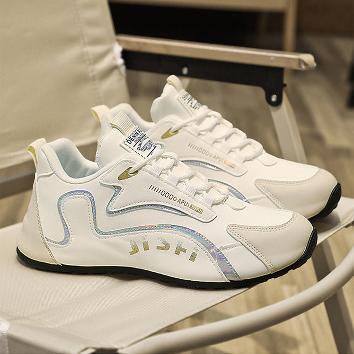 Weisser Dad Sneaker mit goldenen Akzenten