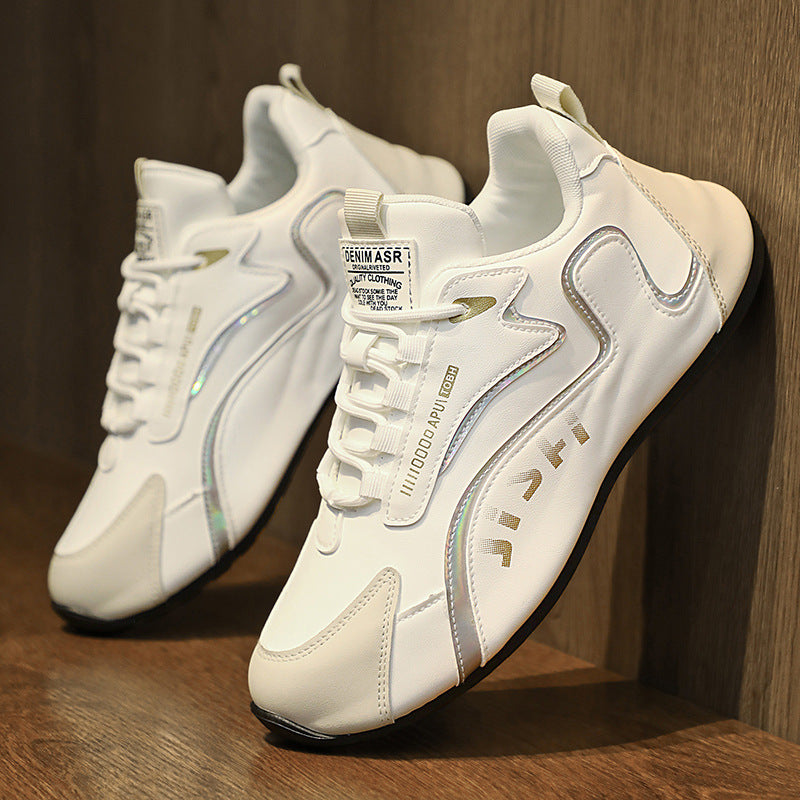 Weisser Dad Sneaker mit goldenen Akzenten