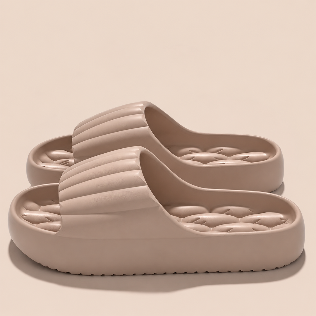 Minimalistische Kissen-Sandalen mit weicher Sohle